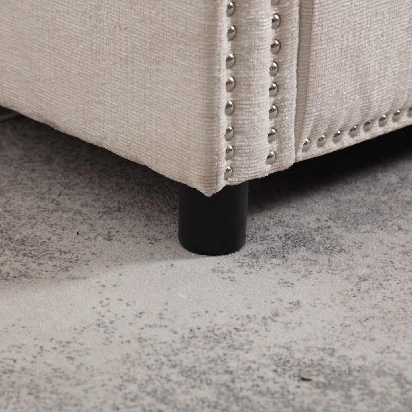 Divano a due posti imbottito in ciniglia beige moderno da 52,36 pollici con tasca e borchie per soggiorno