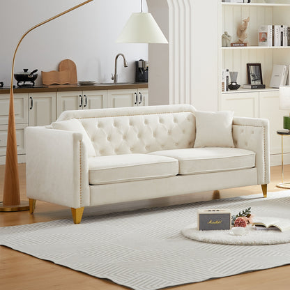 Divano moderno beige da 61,5 posti in ciniglia con bottoni, bracciolo decorato con chiodi in rame e 2 cuscini per soggiorno