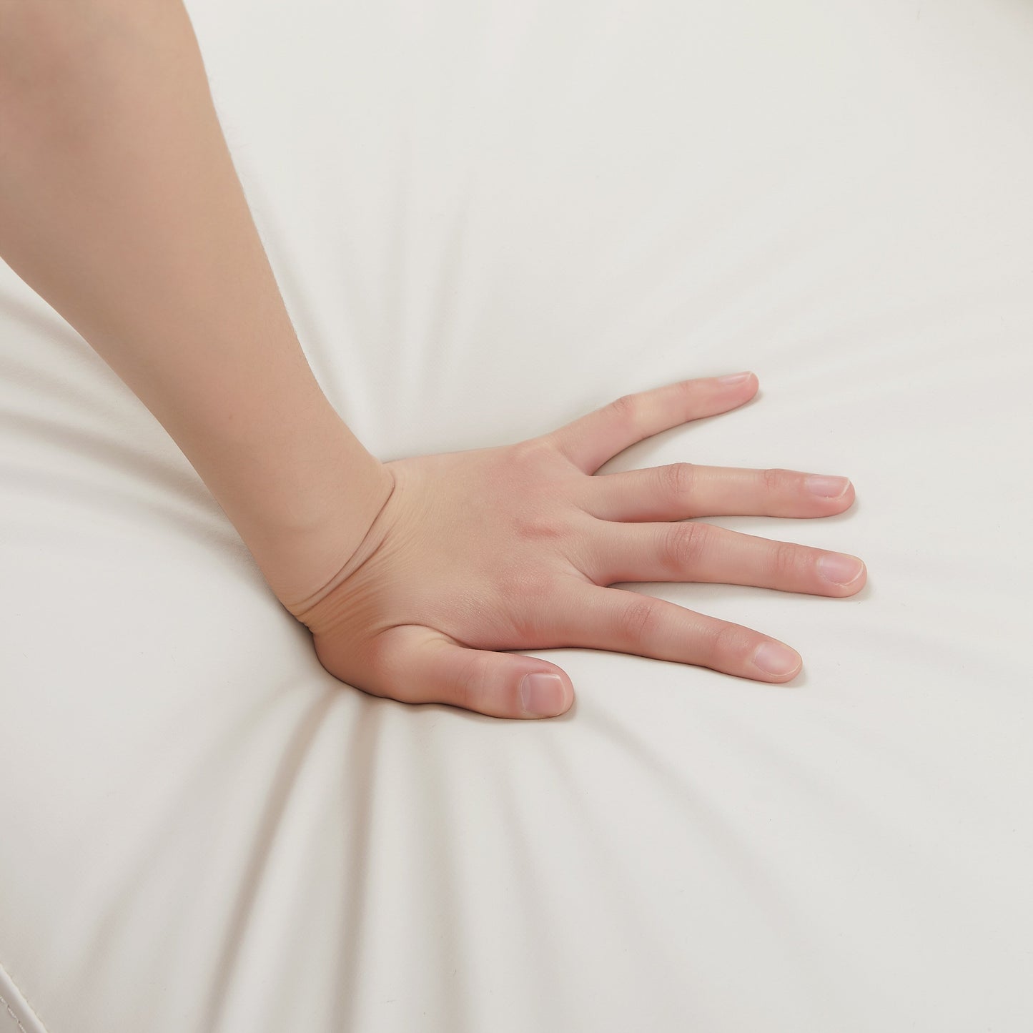 Divano a due posti in tessuto beige adatto agli animali domestici con cuscino rimovibile