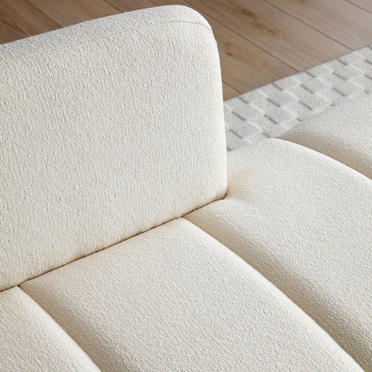 Panca a due posti imbottita beige con gambe dorate