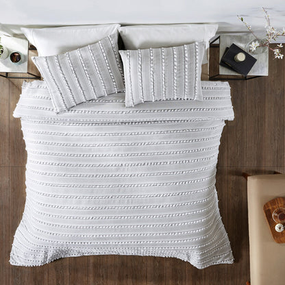 Set copripiumino Better Trends Angelique 100% cotone trapuntato in morbida ciniglia con eleganti strisce, lavabile in lavatrice e asciugabile in asciugatrice.