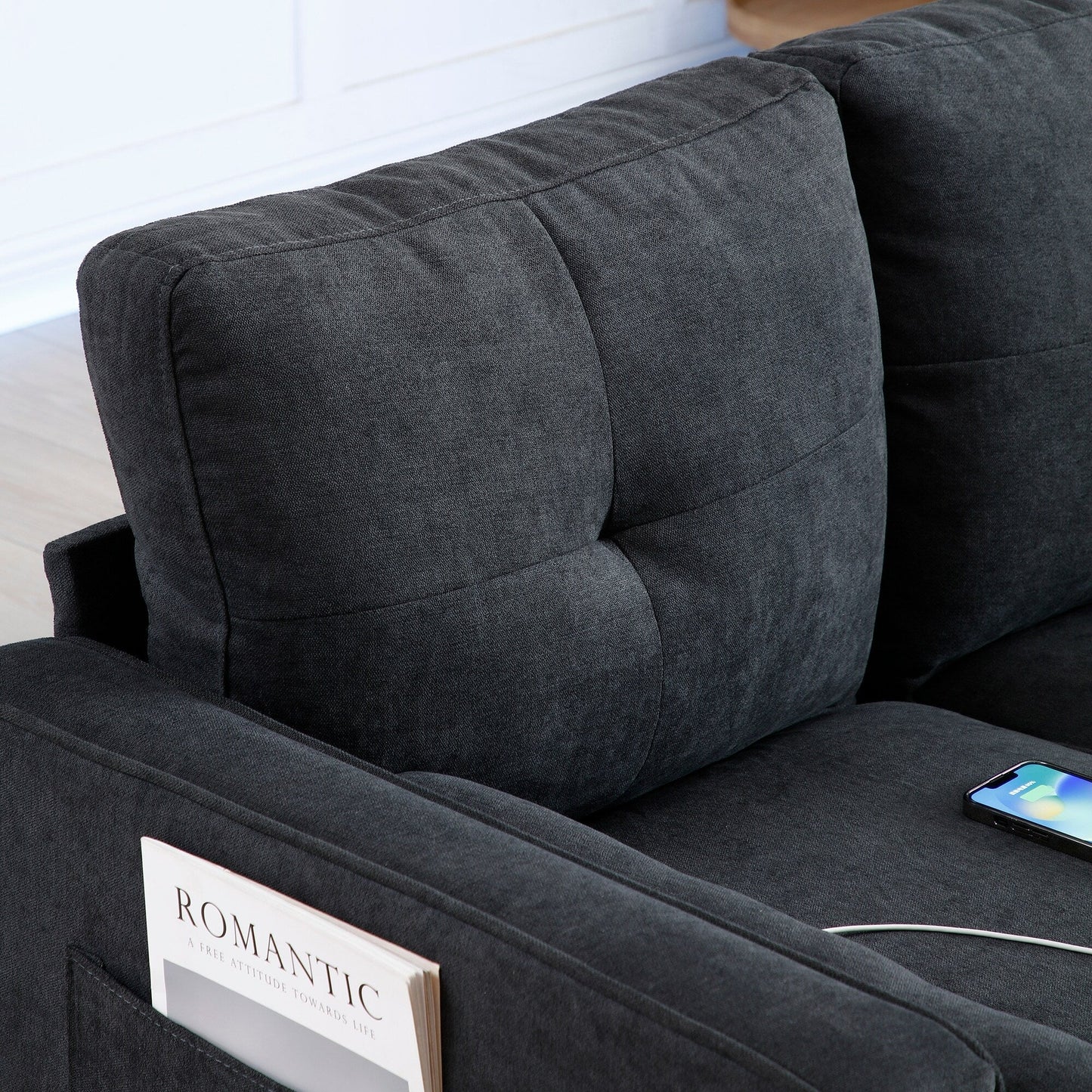 Divano a 3 posti in lino nero con luci a LED e porte USB