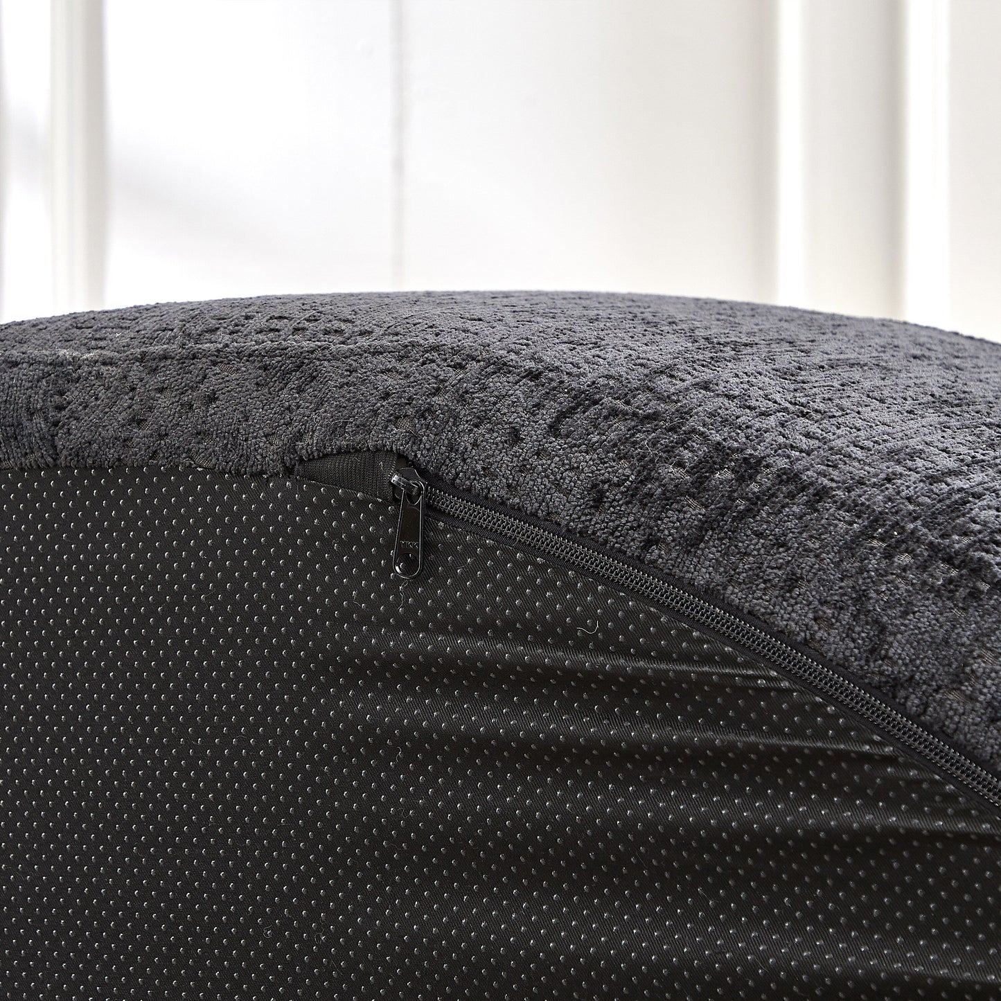 Divano letto singolo moderno nero da 55 pollici in ciniglia e spugna con cuscino per lo schienale per il soggiorno