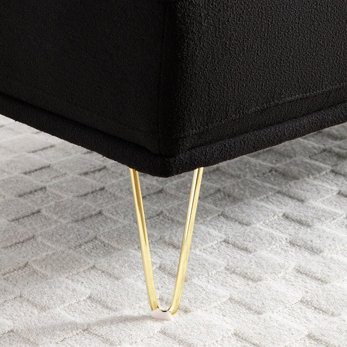Panca a due posti imbottita nera con gambe dorate