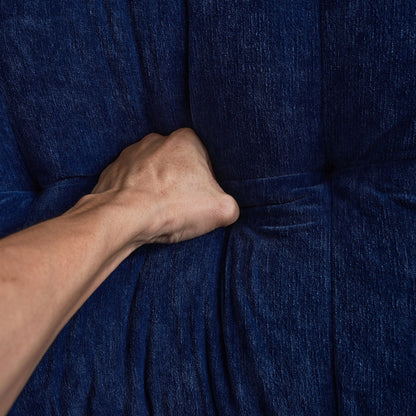 Divano a L in velluto blu 83 con schienale e braccioli sfoderabili, gambe in metallo e struttura robusta