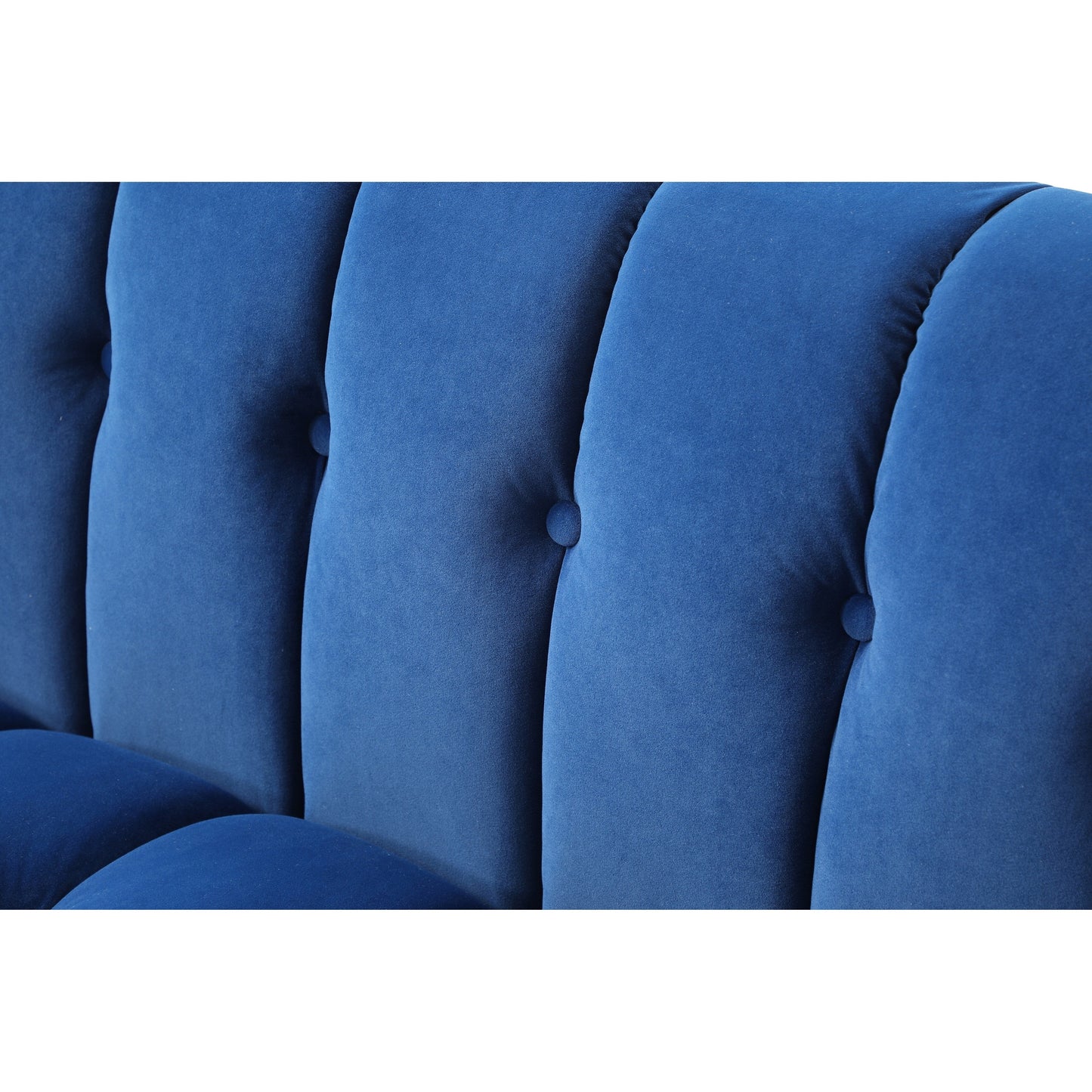 Divano moderno blu 81.88 in velluto a 3 posti con gambe trasparenti e schienale capitonné per soggiorno