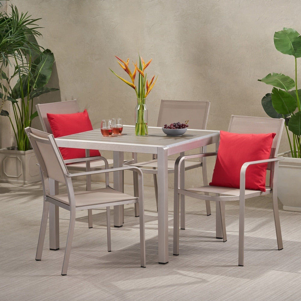 Boris Outdoor Modern, set da pranzo in alluminio da 4 posti con piano in finto legno di Christopher Knight Home