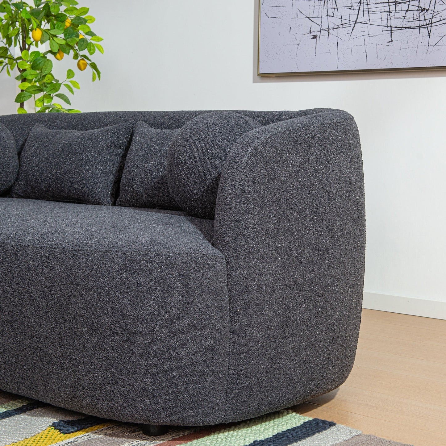 Divano a due posti imbottito in tessuto Boucle KINWELL con cuscini