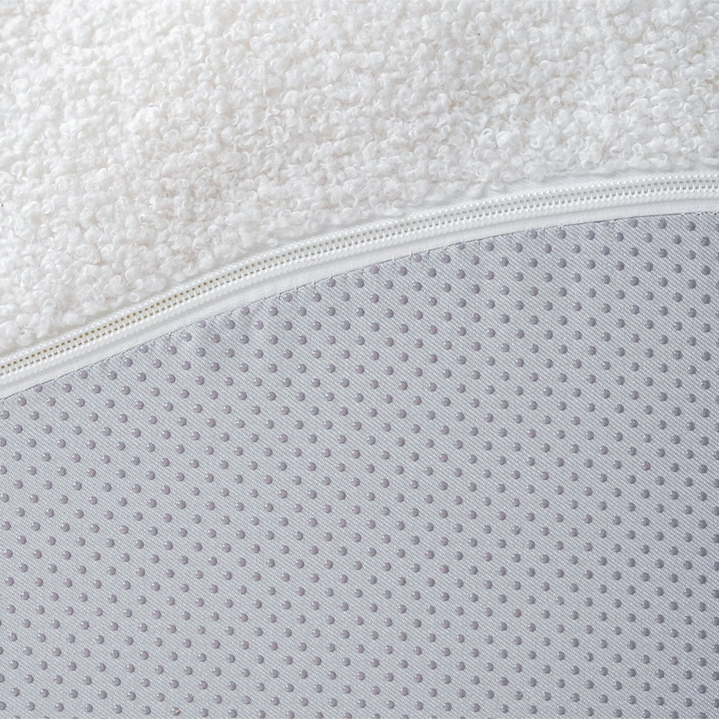 Divano moderno senza cornice con rivestimento in boucle