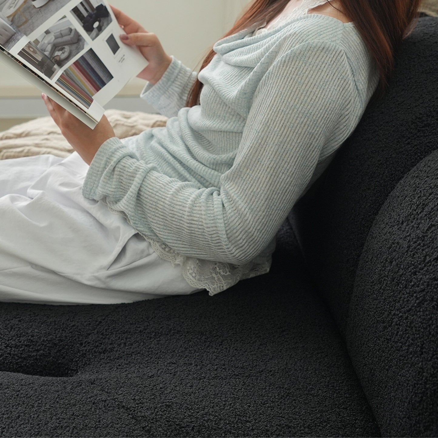 Divano moderno senza cornice con rivestimento in boucle