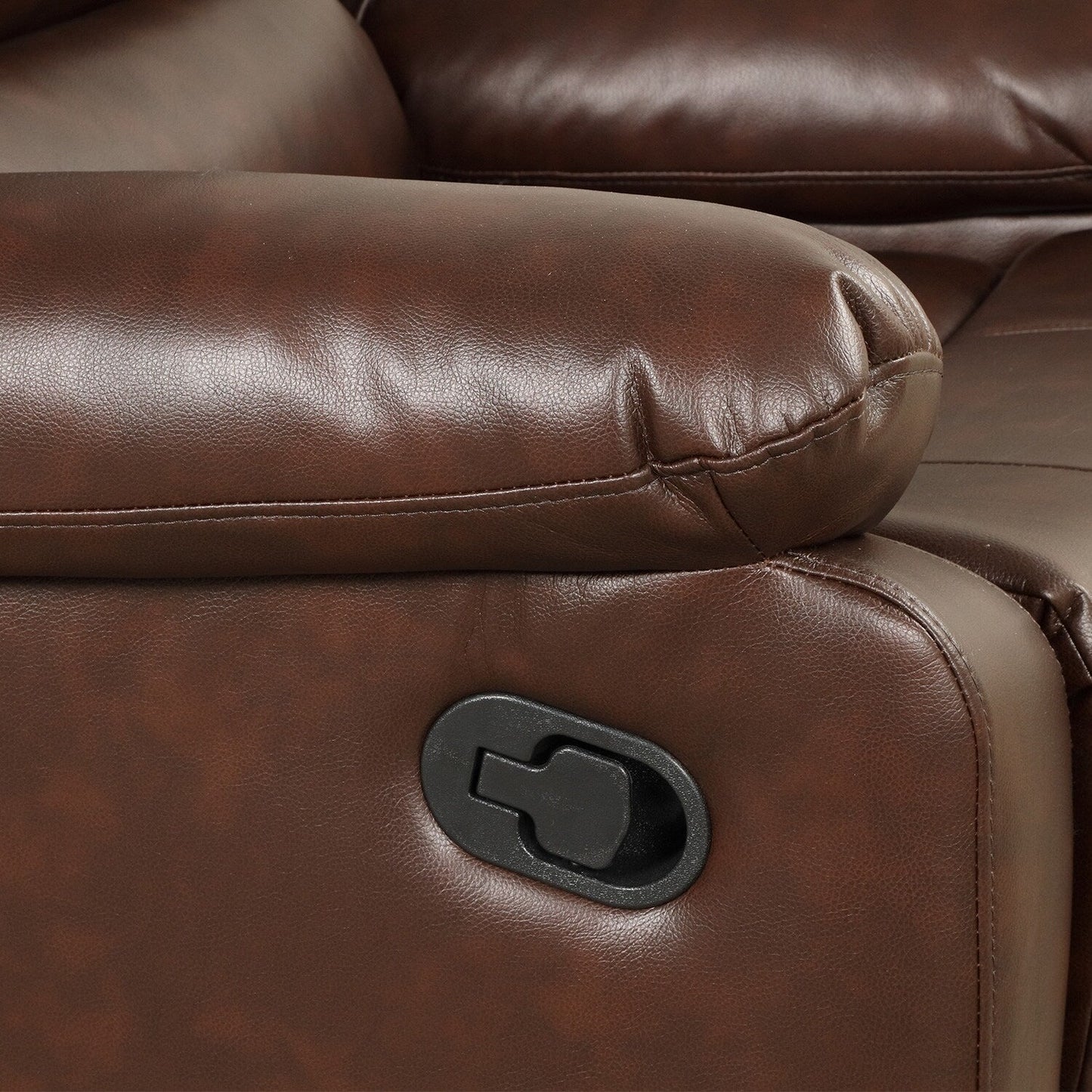 Poltrona reclinabile manuale in similpelle traspirante con braccioli e schienale imbottiti