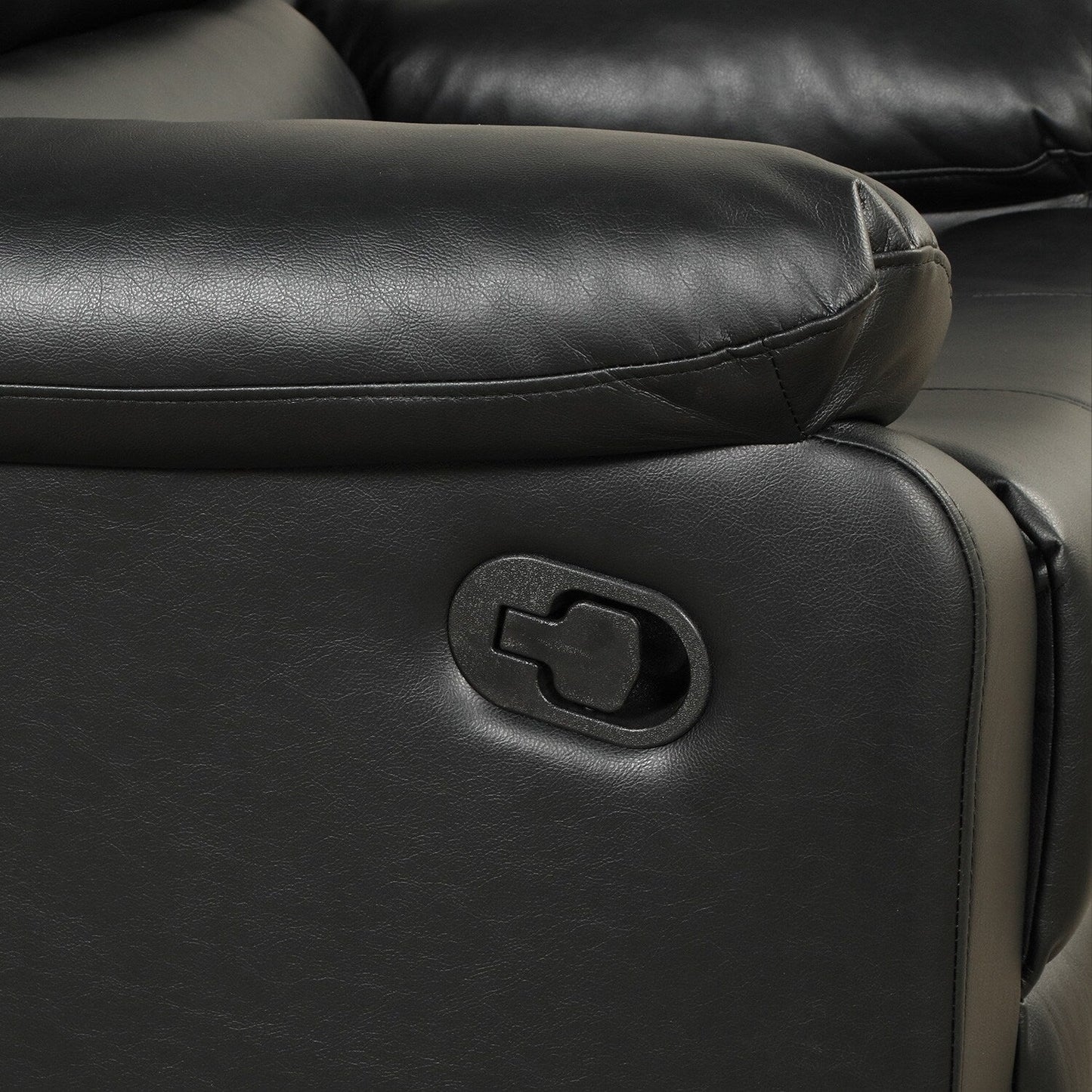 Poltrona reclinabile manuale in similpelle traspirante con braccioli e schienale imbottiti