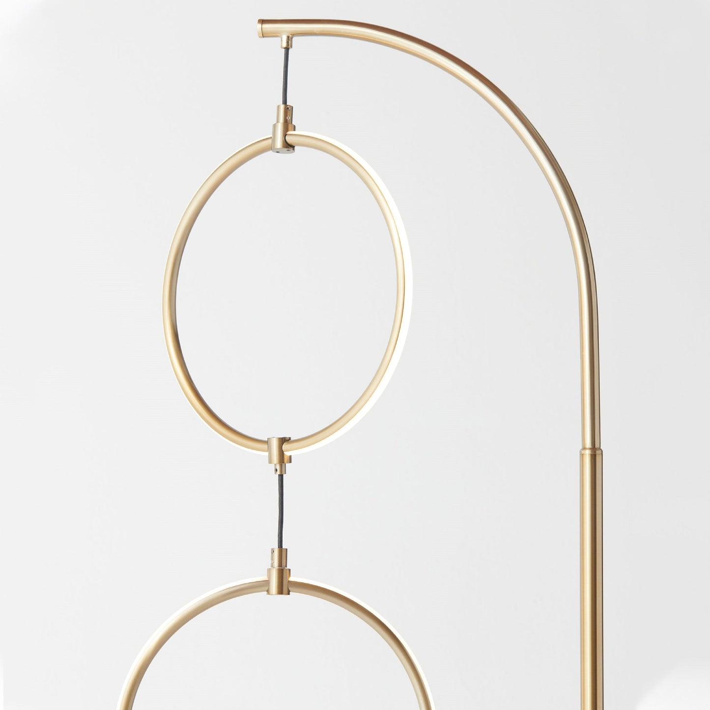 Lampada da terra super luminosa a LED Brightech Nova da 74 pollici con 3 anelli luminosi industriali e dimmer a 3 vie