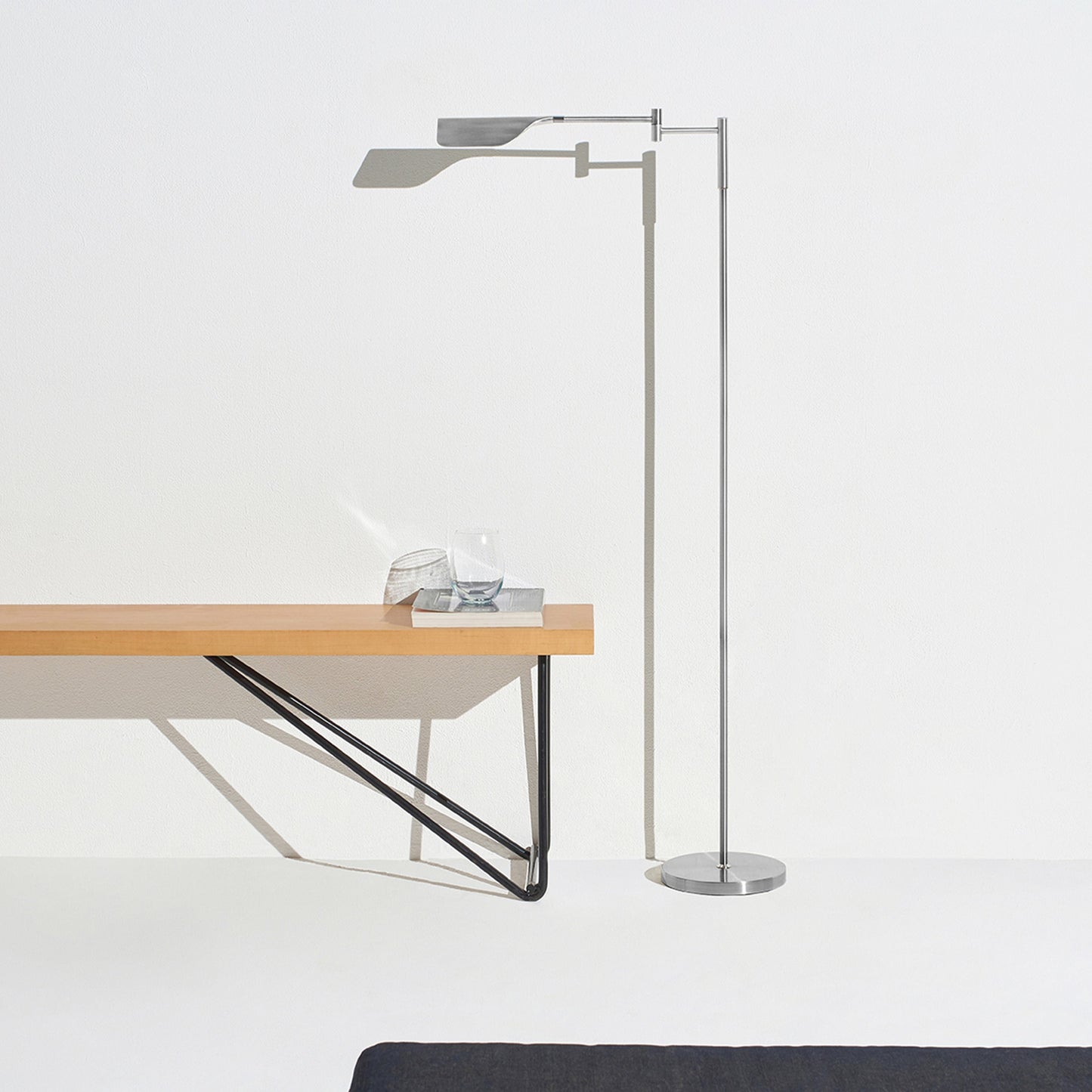 Lampada da terra a LED Brightech Leaf da 53 pollici con dimmer industriale a 3 vie e paralume Empire in metallo ottone