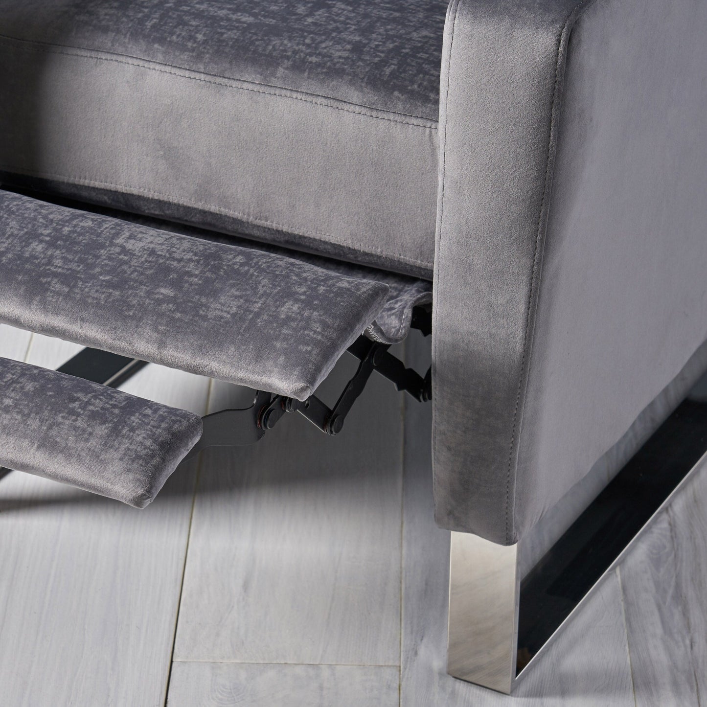 Poltrona reclinabile Brightwood High Leg Push-back con gambe in acciaio inossidabile di Christopher Knight Home