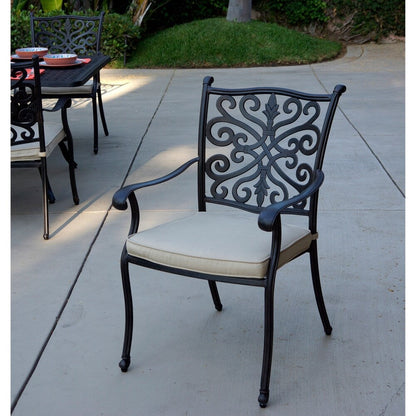 Set da pranzo da patio da 9 pezzi con cuscini e tavolo da pranzo quadrato da 64''