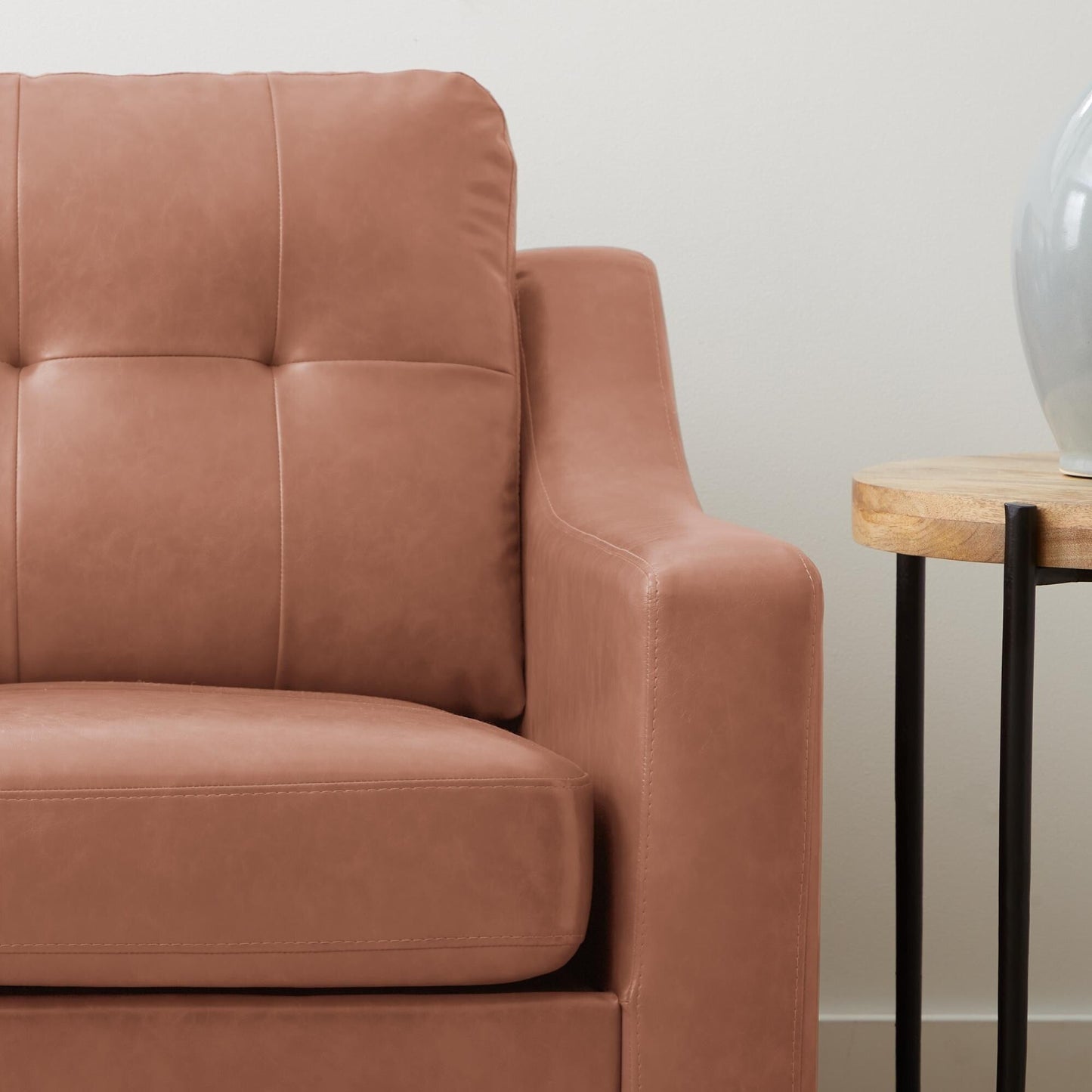 Divano imbottito con braccioli a cucchiaio Brookside Ellen 75