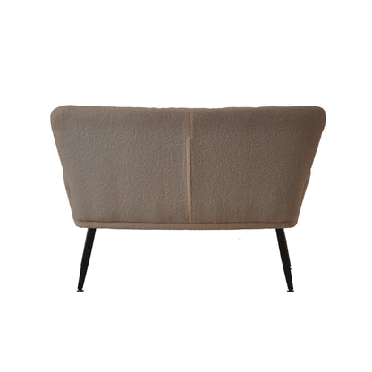 Divano a due posti Teddy Brown 52 con schienali trapuntati e struttura in legno massello per soggiorno.