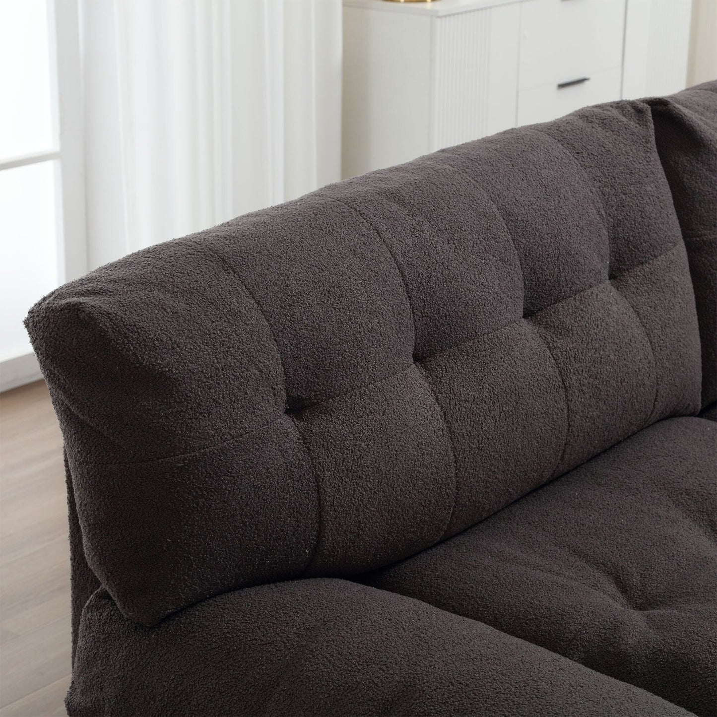 Divano a 2 posti in tessuto marrone da 96,46'' con comodo design imbottito, stile nuvola e piedini in plastica per il soggiorno