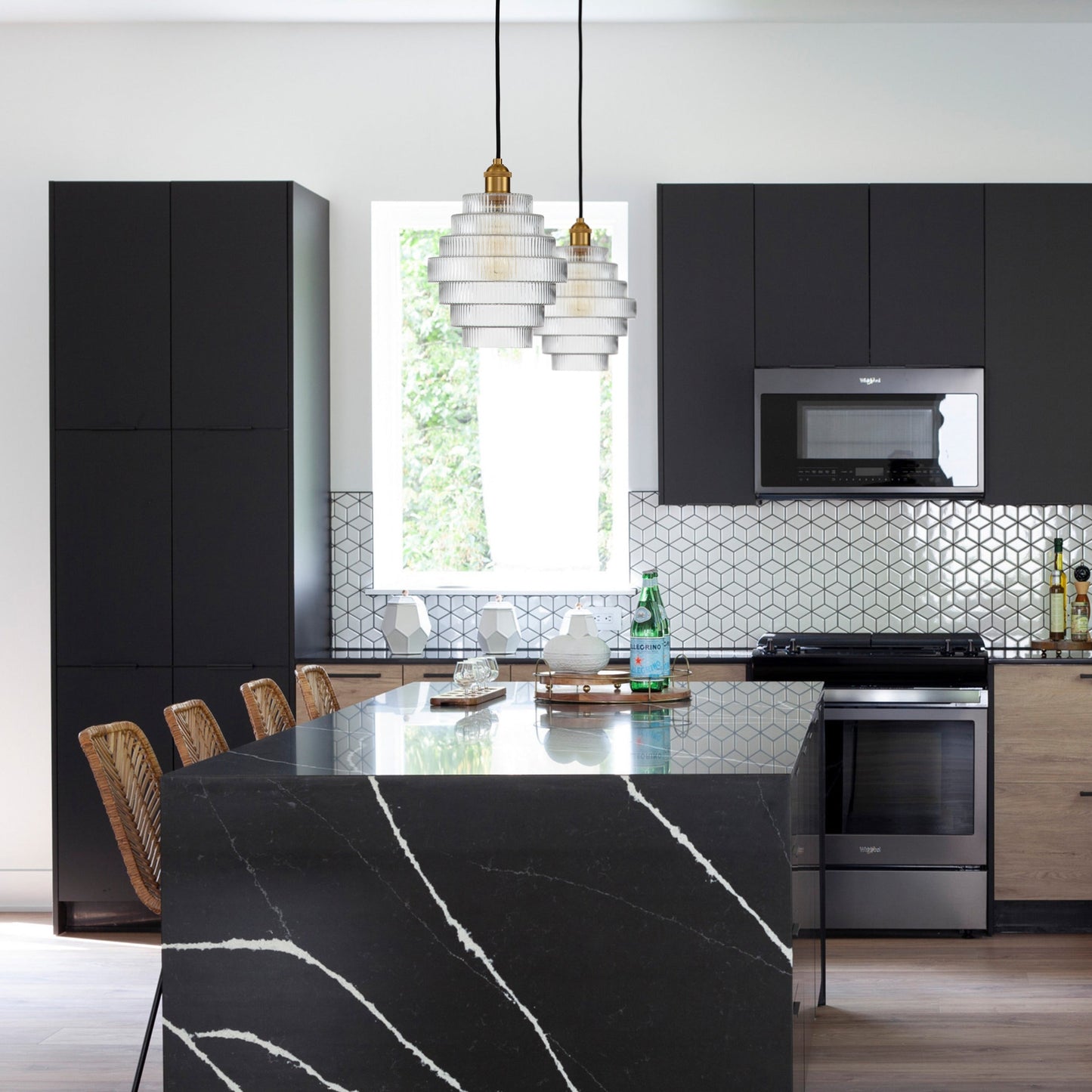 Lampadario a sospensione in ottone anticato a 1 luce C Cattleya con paralume in vetro a strisce - Ottone anticato