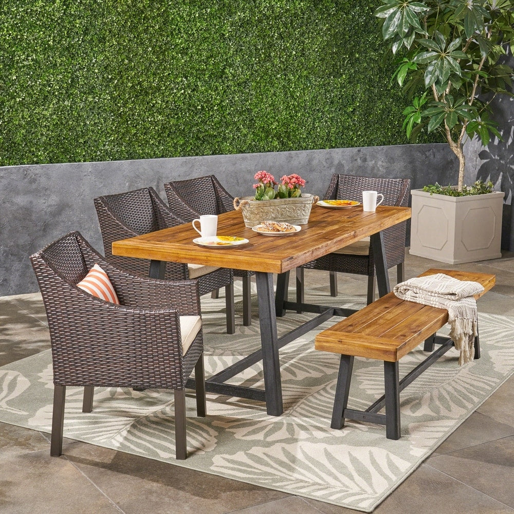 Set da pranzo Calero Outdoor da 6 pezzi in legno e vimini con sedie e panca di Christopher Knight Home