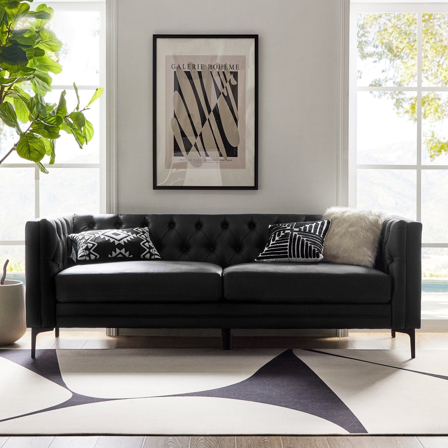 Divano classico con braccioli quadrati Calymne 84 e schienale con bottoni trapuntati di HULALA HOME