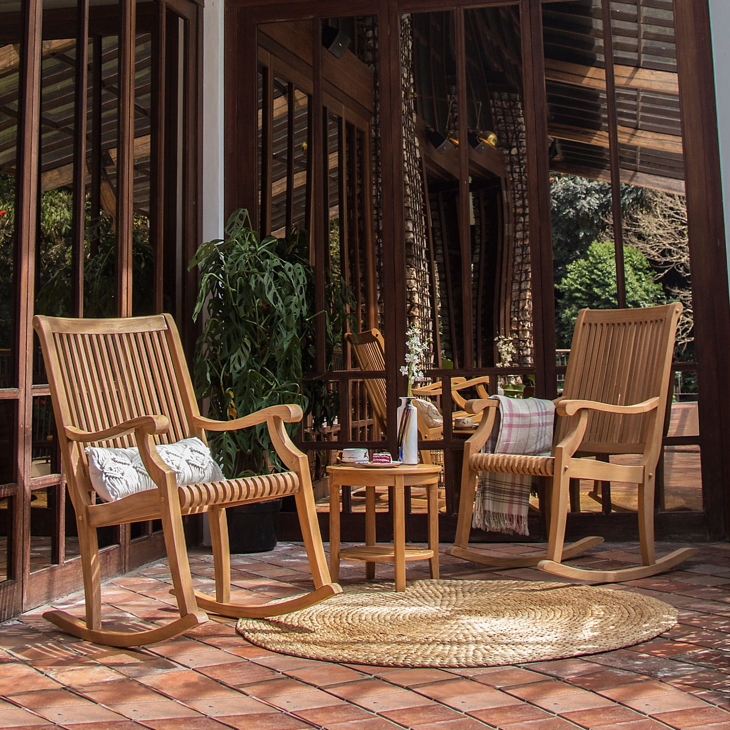 Set di sedie a dondolo da esterno Cambridge Casual Chara in teak, 3 pezzi