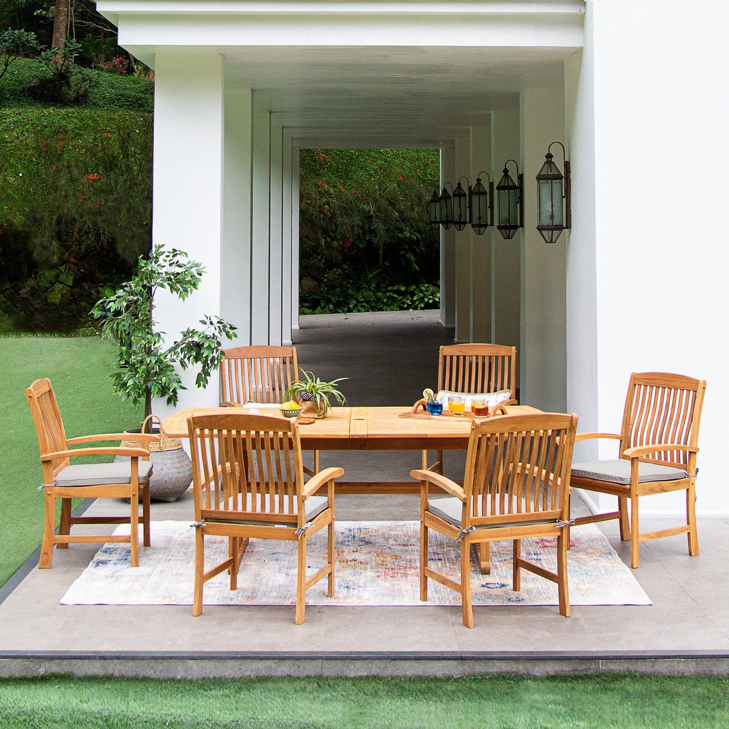 Set da pranzo estensibile per patio Cambridge Casual Chignik da 7 pezzi in teak