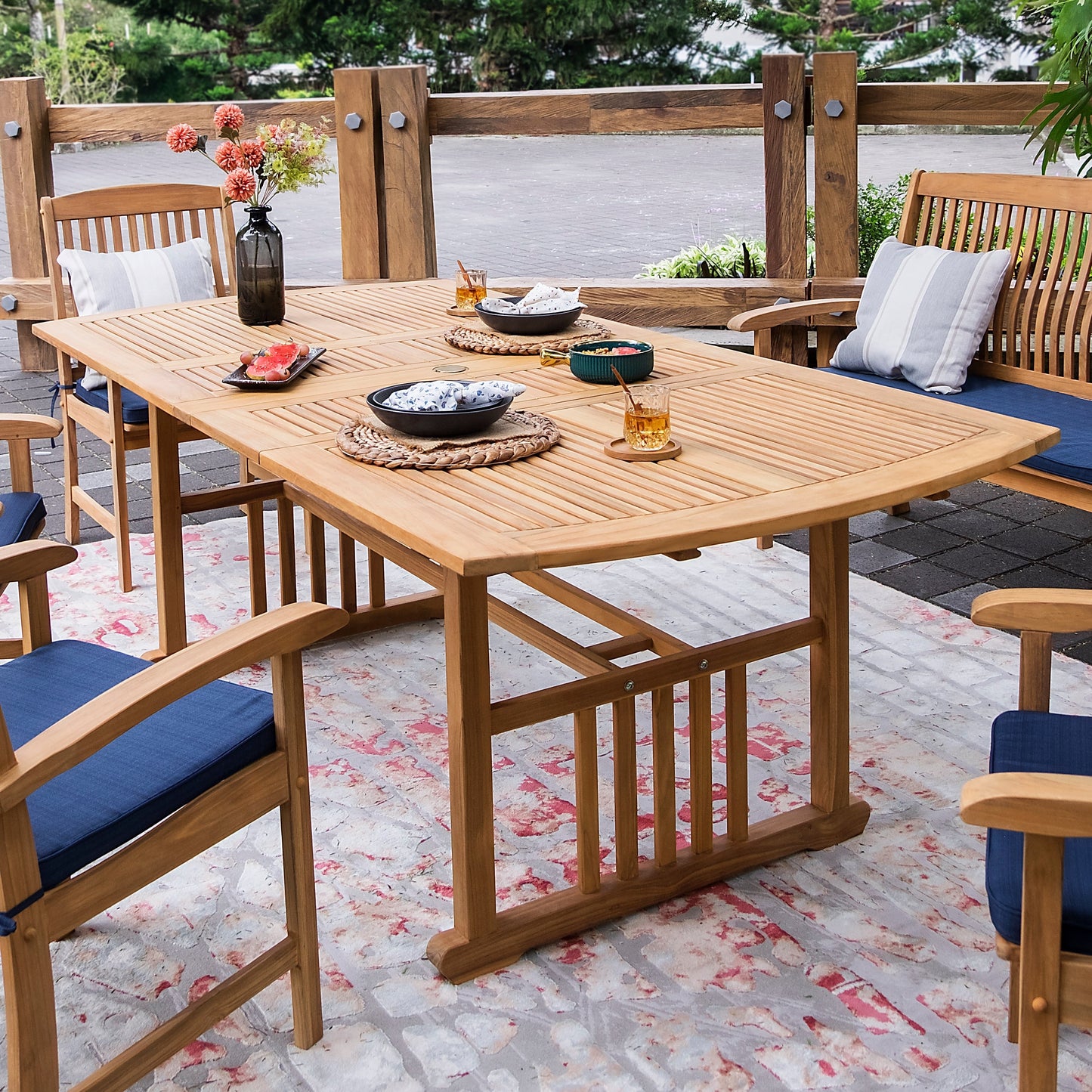 Set da pranzo estensibile per patio Cambridge Casual Leon in teak da 6 pezzi