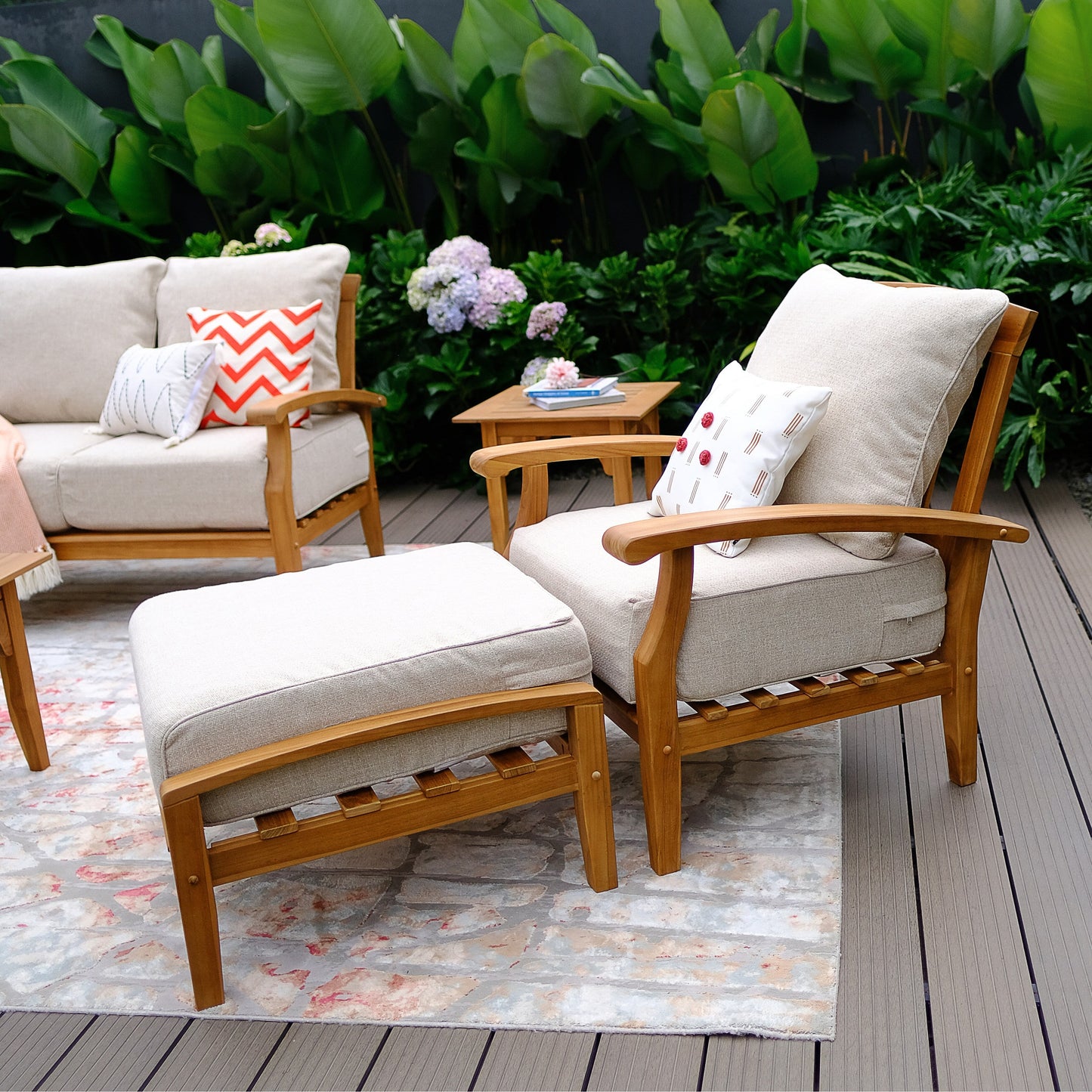 Set da conversazione per patio in teak Cambridge Casual Leon da 7 pezzi