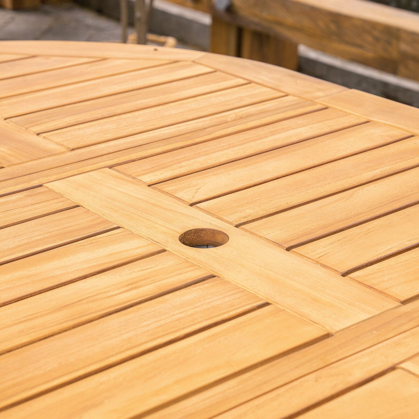 Set da pranzo pieghevole da esterno Cambridge Casual Miami da 7 pezzi in teak con cuscino per seduta Sunbrella