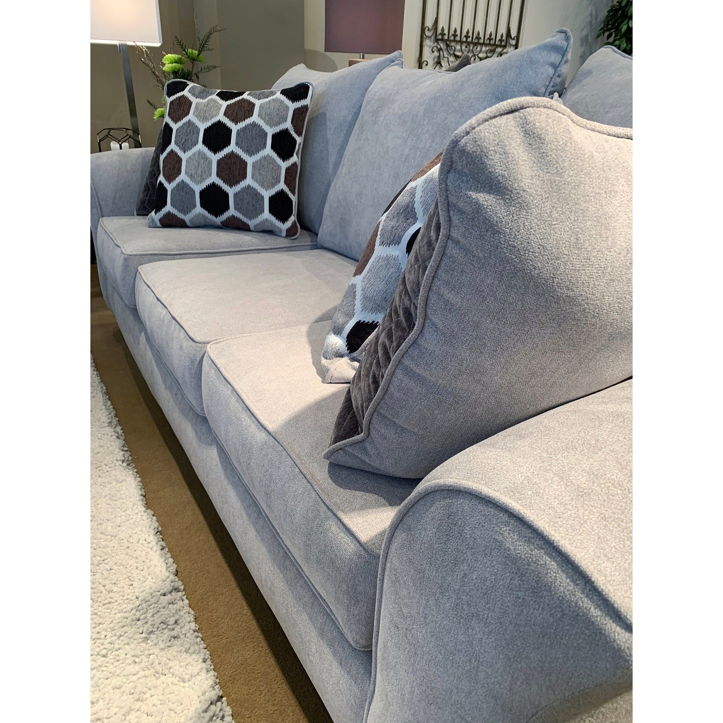 Divano con schienale in tessuto Camero di Roundhill Furniture