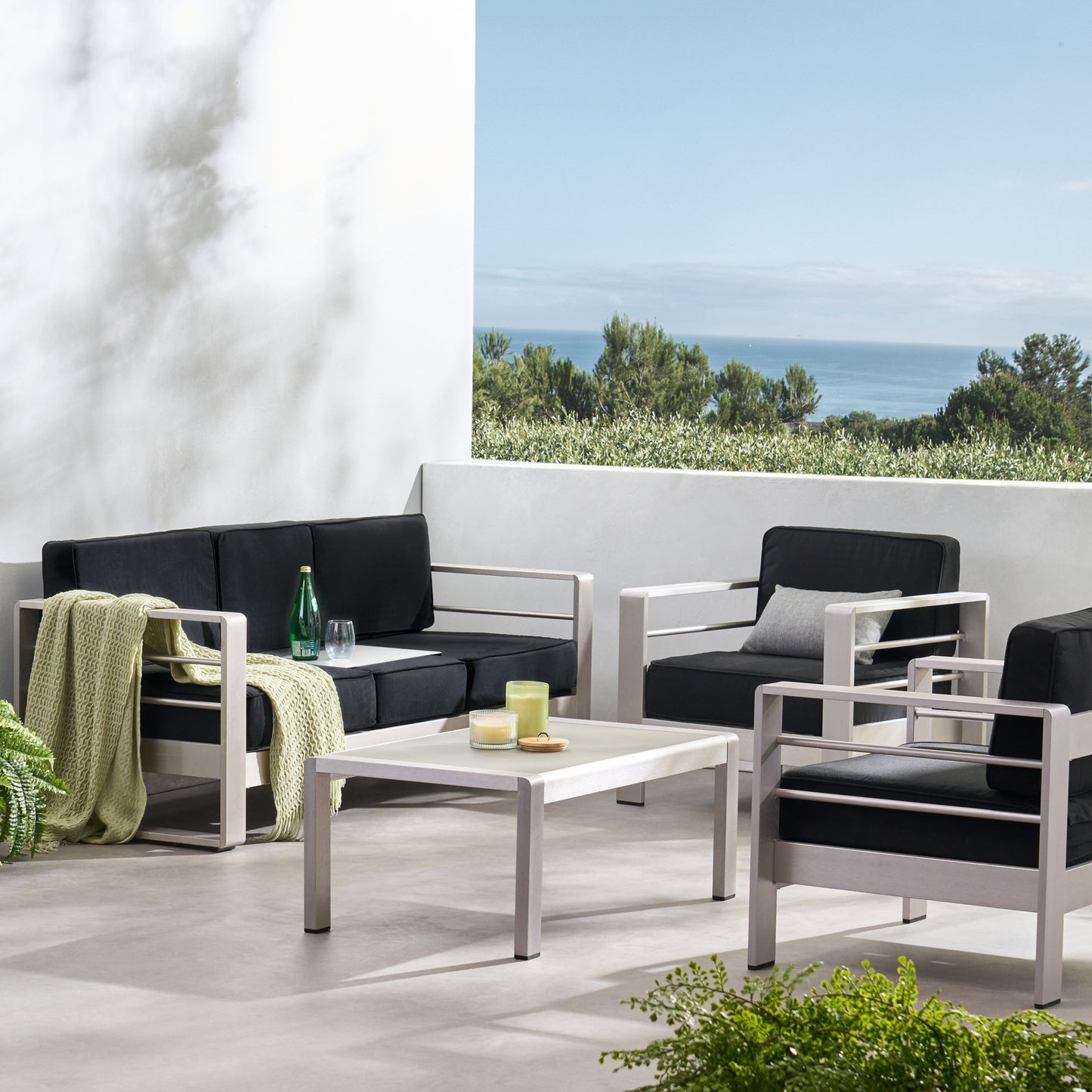Set da esterno Cape Coral in alluminio e Sunbrella da 5 posti con cuscini di Christopher Knight Home