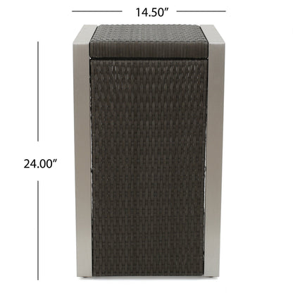 Set di poltrone da esterno Cape Coral in alluminio a 2 posti con tavolino laterale e pouf di Christopher Knight Home