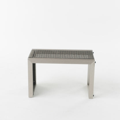 Set di poltrone da esterno Cape Coral in alluminio a 2 posti con tavolino laterale e pouf di Christopher Knight Home