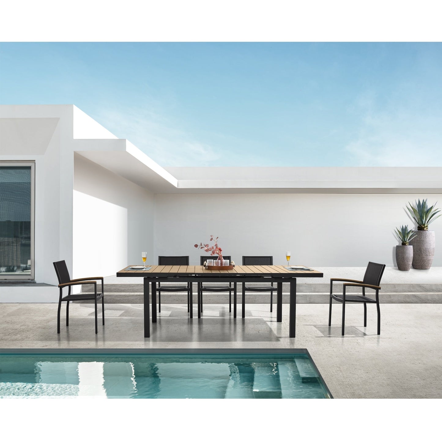 Set da pranzo da esterno Carlo in plastica effetto legno, 9 pezzi, per 8 persone, tavolo allungabile e sedia impilabile