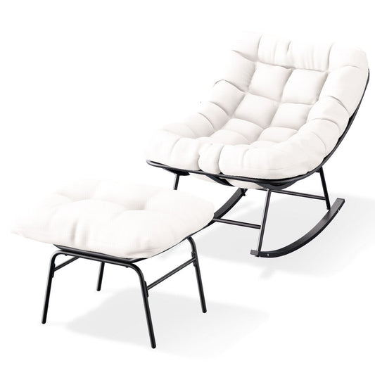 Set di sedie e poggiapiedi con struttura in metallo e cuscini staccabili: comfort e durata all'aperto