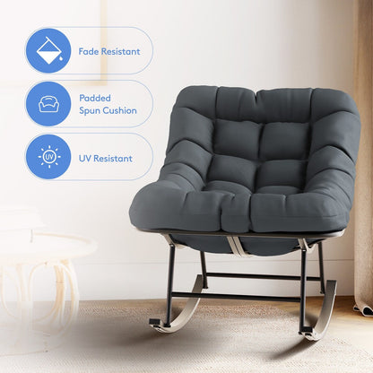 Set di sedie e poggiapiedi con struttura in metallo e cuscini staccabili: comfort e durata all'aperto