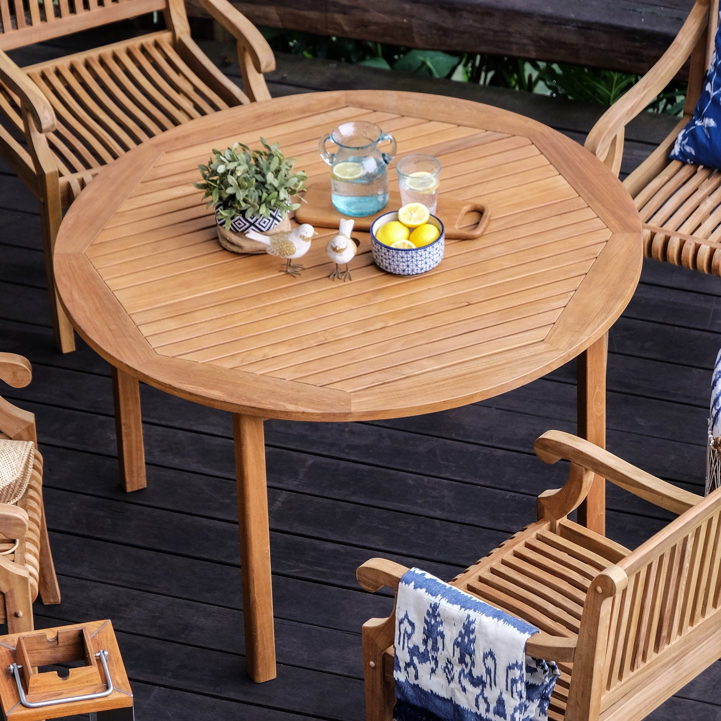 Set da pranzo per patio Cambridge Casual Chara in teak da 5 pezzi con cuscino