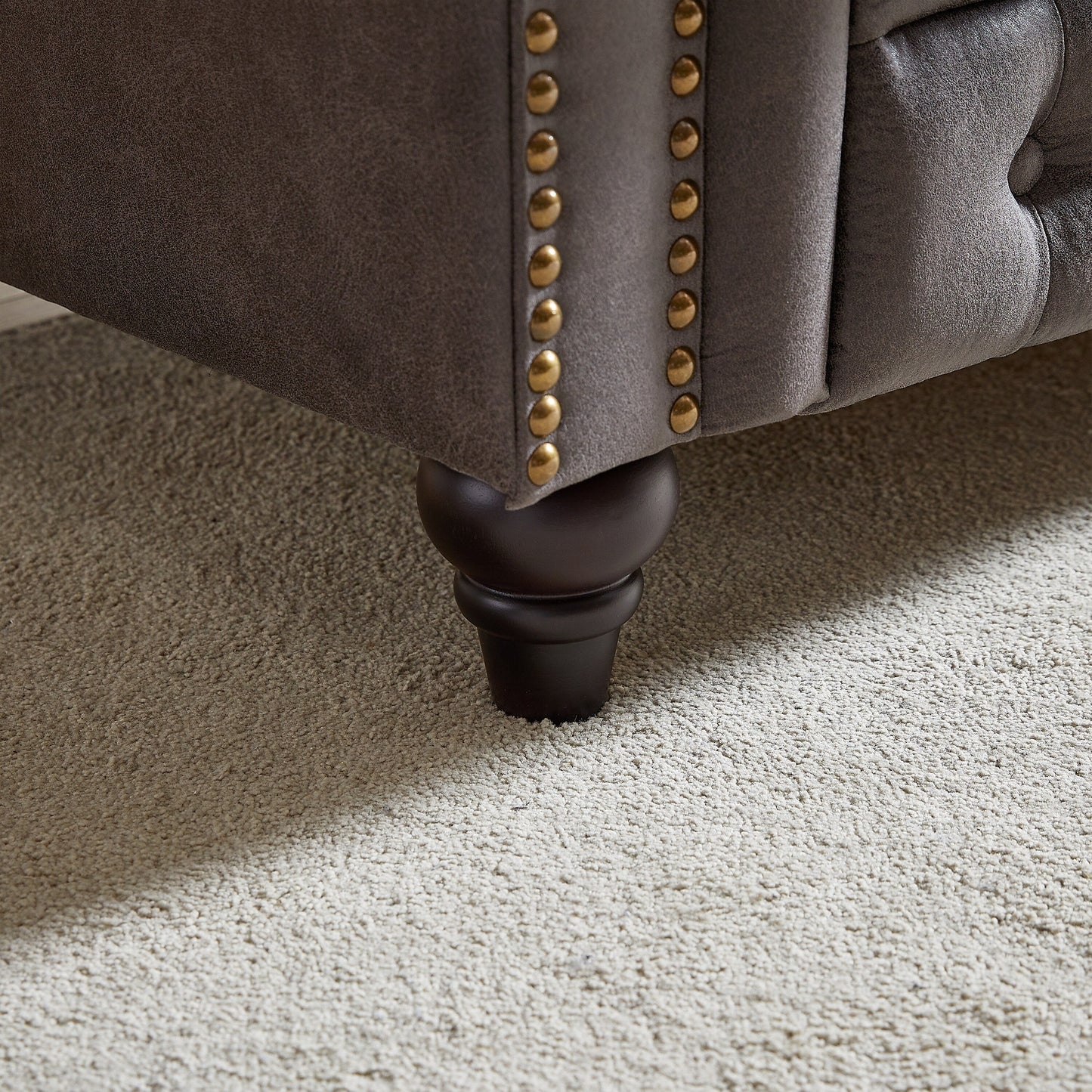 Divano Chesterfield 85.5 Tech Fabric a 3 posti con cuscini