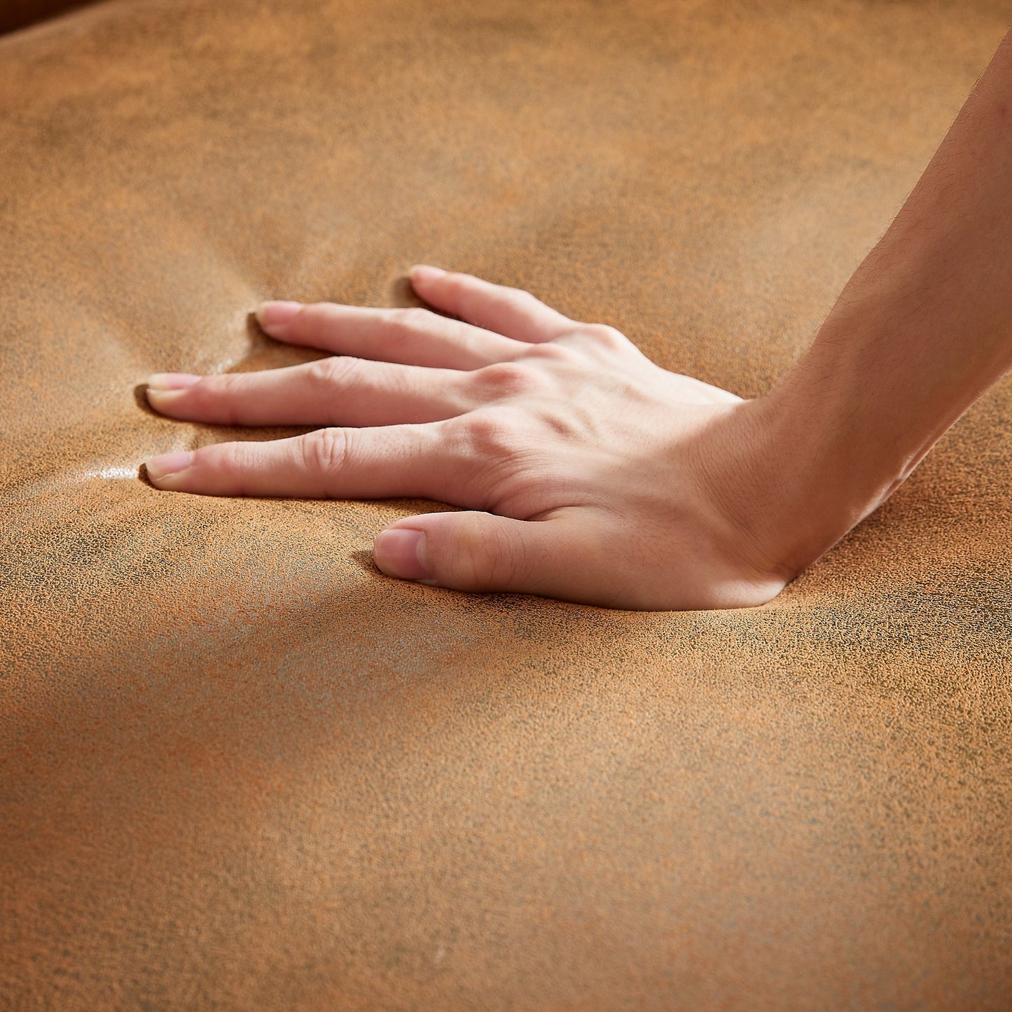 Divano Chesterfield 85.5 Tech Fabric a 3 posti con cuscini