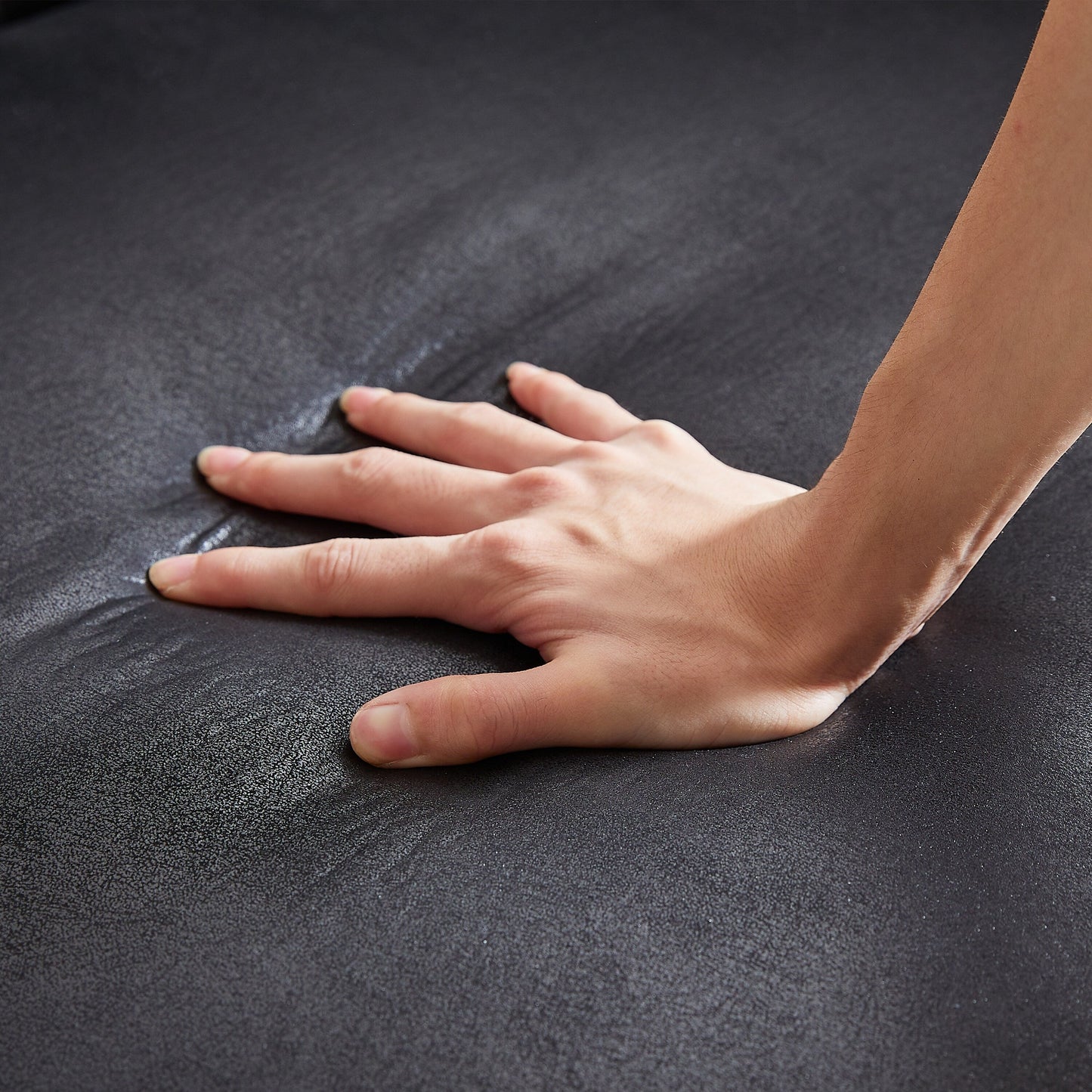 Divano Chesterfield 85.5 Tech Fabric a 3 posti con cuscini