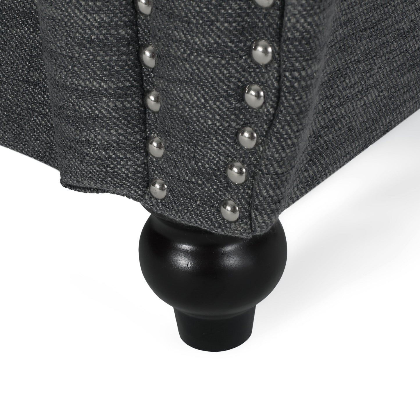 Divano Chesterfield a 3 posti con bottoni e borchie