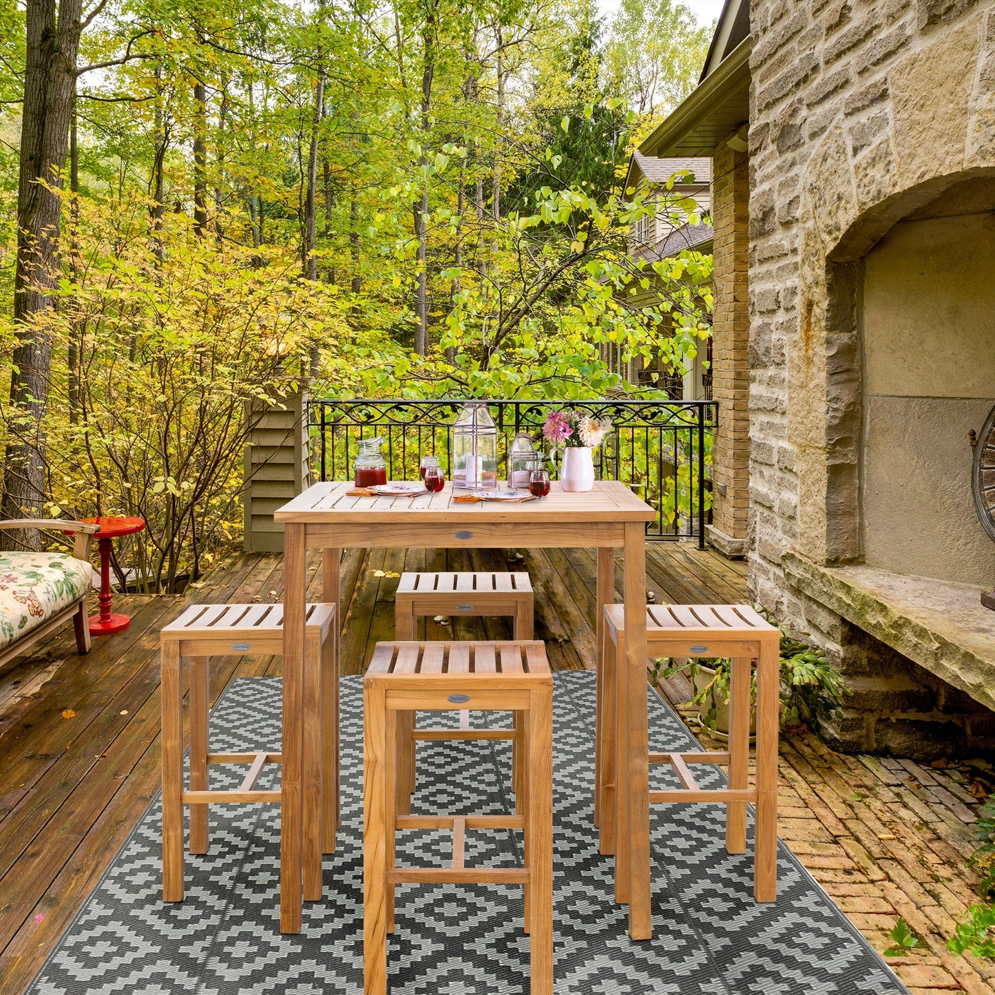 Chic Teak Set da bar bistrot da patio Havana in legno di teak da 5 pezzi con tavolo quadrato da 35 pollici e 4 sgabelli da bar