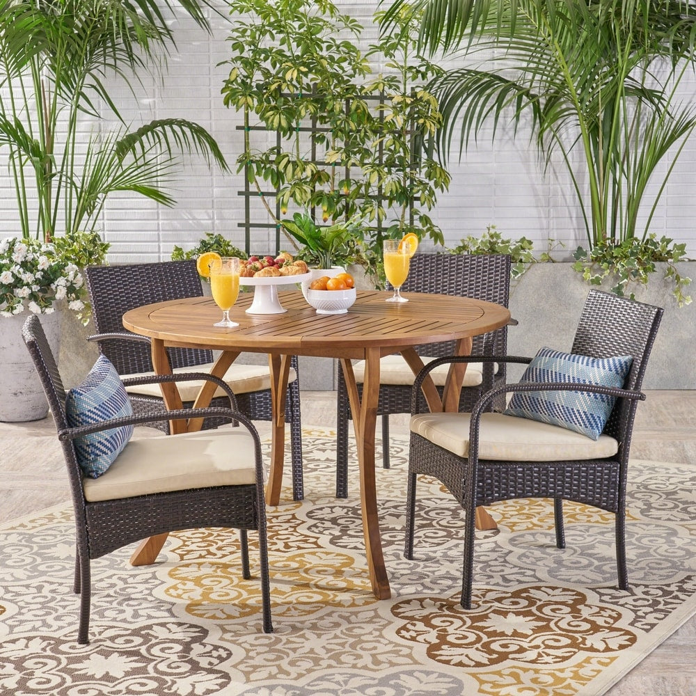 Set da pranzo Chilton Outdoor da 5 pezzi in legno di acacia e vimini di Christopher Knight Home