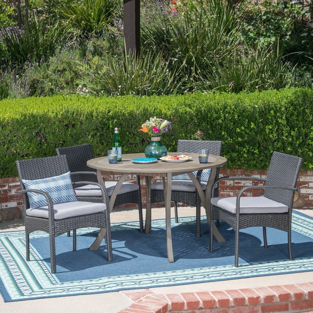Set da pranzo Chilton Outdoor da 5 pezzi in legno di acacia e vimini di Christopher Knight Home