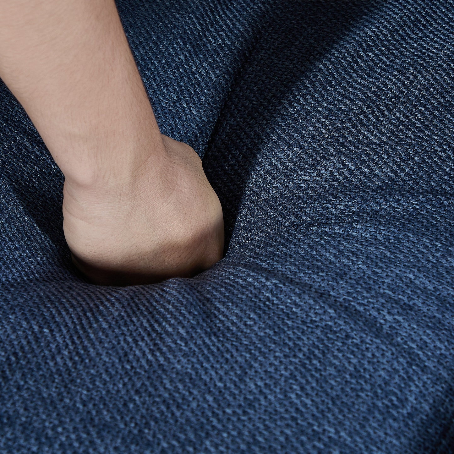 Christopher Knight Home - Divano a 2 posti con gambe in metallo e cuscini