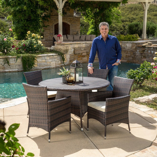 Set da pranzo in vimini multi-marrone da 5 pezzi Rodgers Outdoor con cuscini di Christopher Knight Home