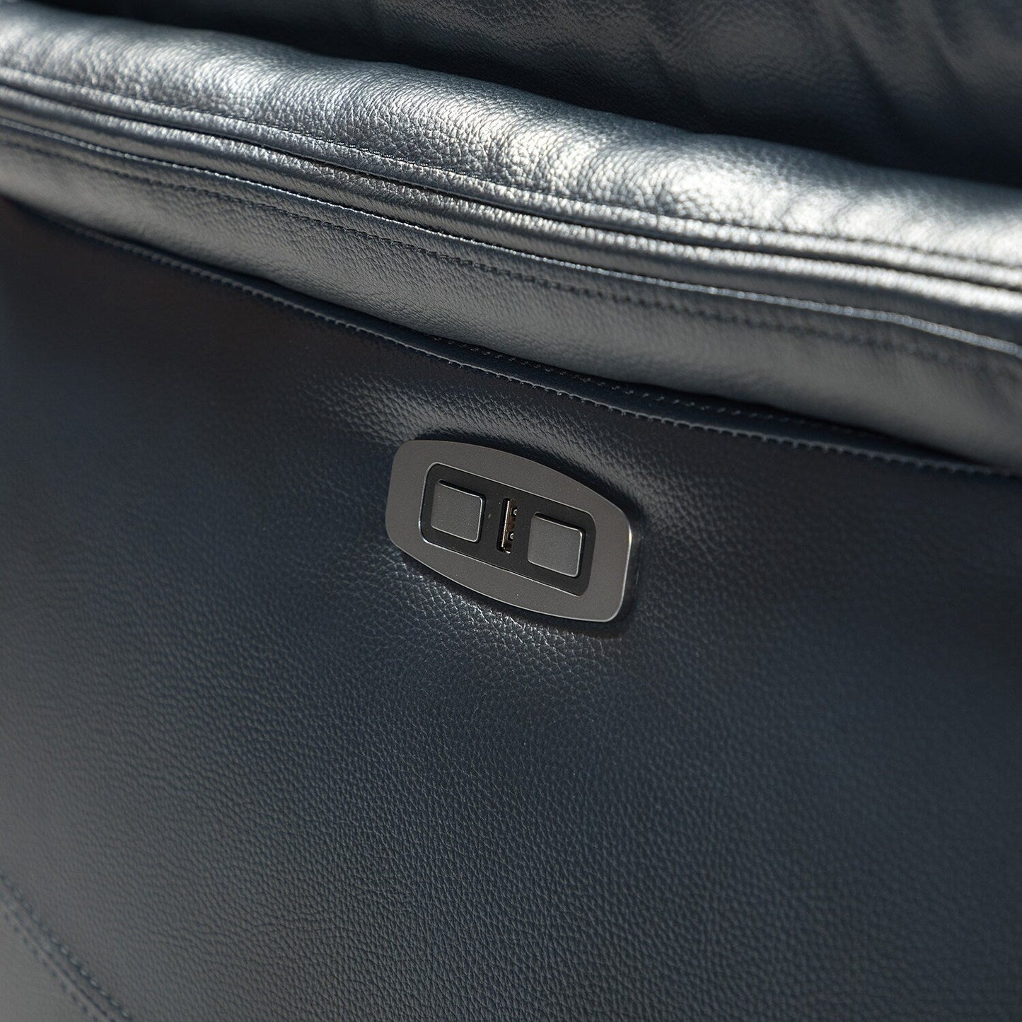 Poltrona reclinabile elettrica Clara in vera pelle con cuscino imbottito, set da 2