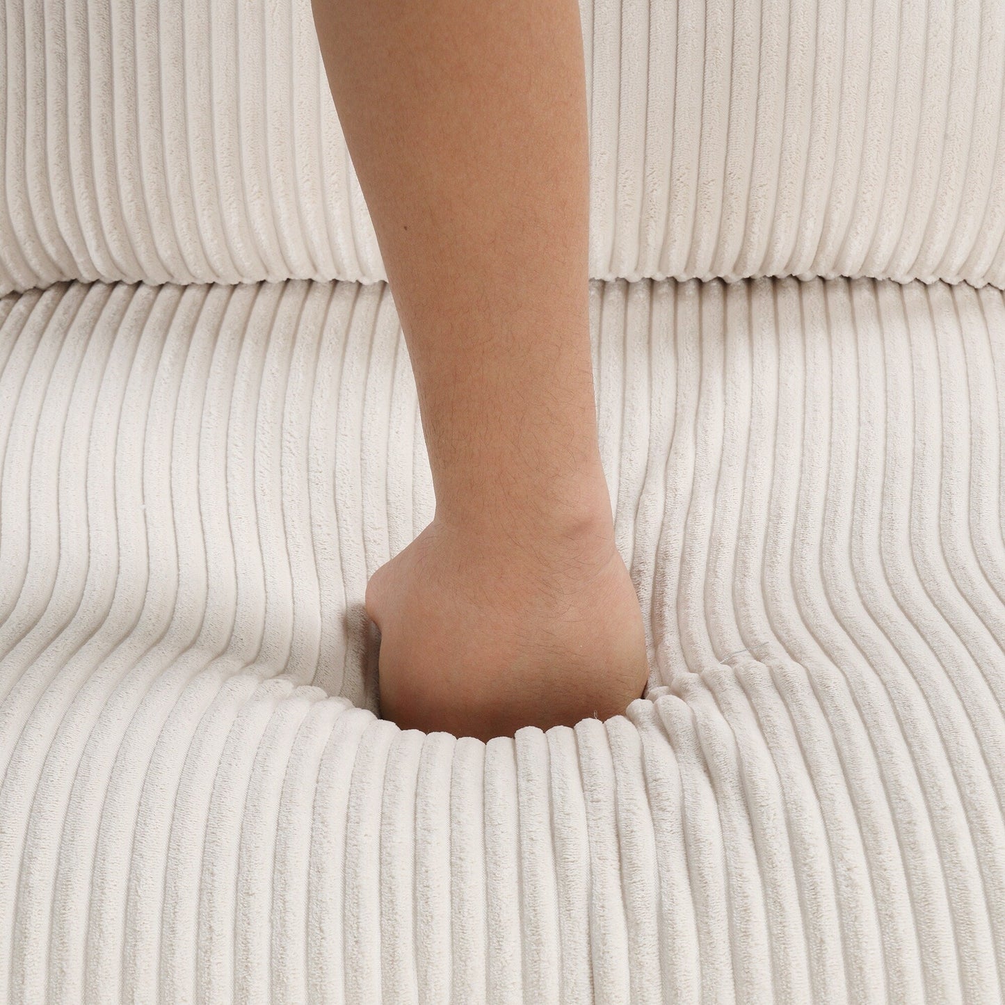 Divano componibile classico a 4 posti a forma di U con cuscini rimovibili e gambe in legno massello per soggiorno e studio